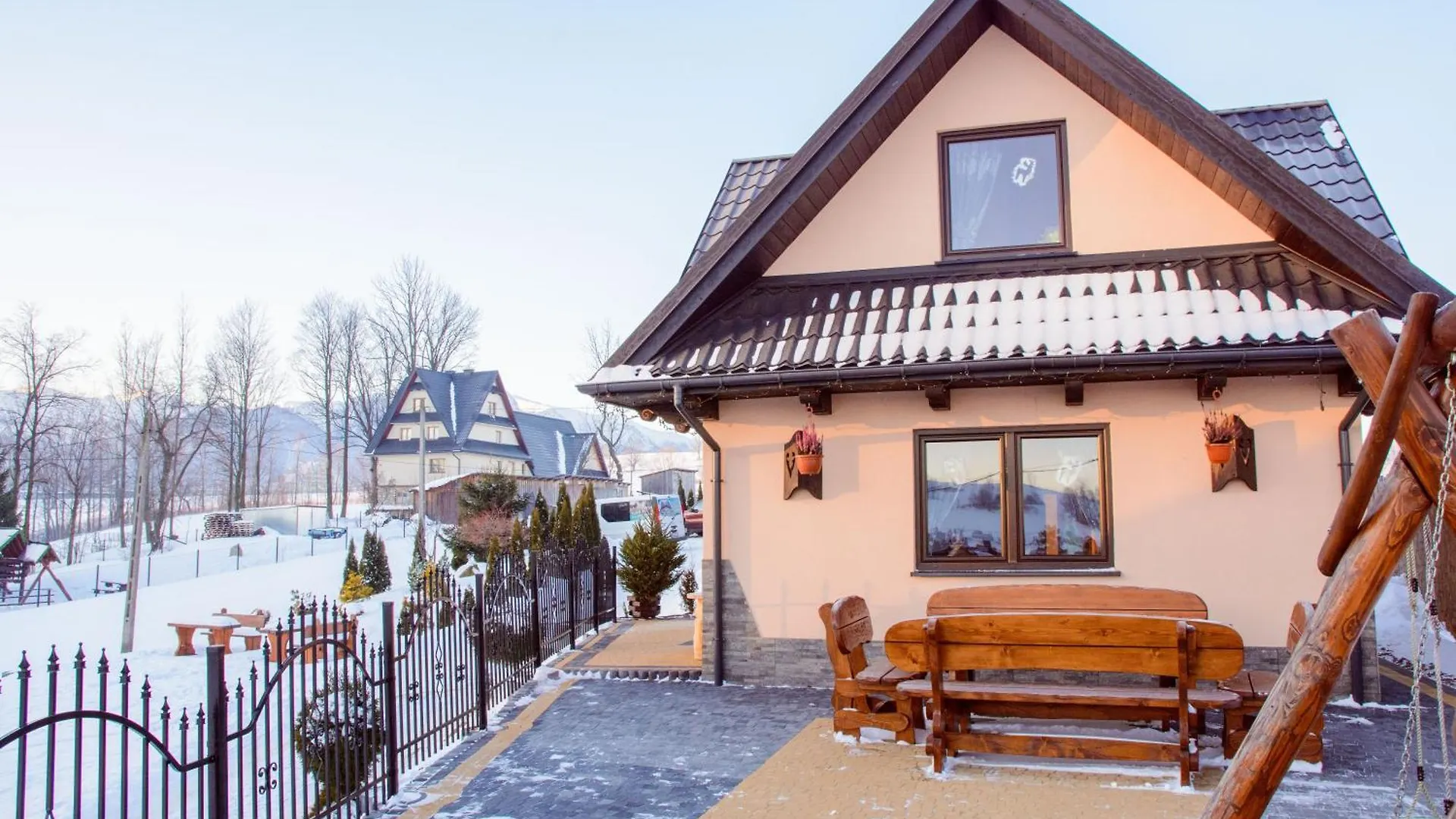Domki Na Brzyzku Z Jacuzzi I Widokiem Polska